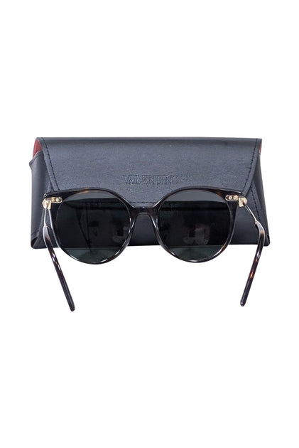 Valentino - Brown Tortoise Round Sunglasses display picture 2