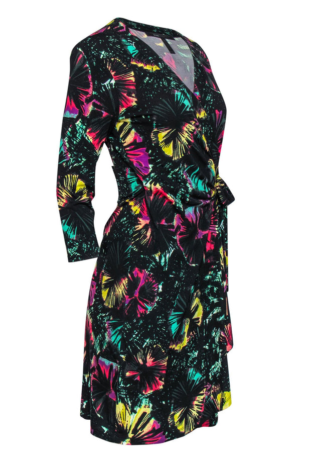 Current Boutique-BCBG Max Azria - Black & Multicolor Printed Quarter Sleeve Wrap Dress Sz S