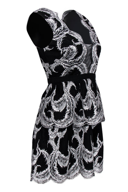 BCBG Max Azria Black White Lace Fit Flare Dress Sz 2