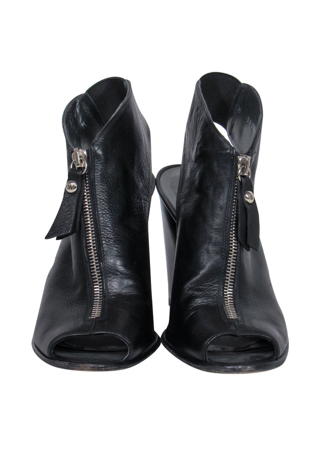 Current Boutique-Stuart Weitzman - Black Smooth Leather Zippered Open Toe Block Heels Sz 7
