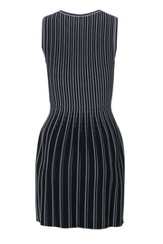 Current Boutique-Theory - Black & White Pinstriped Sleeveless “Shell” Sheath Dress Sz P