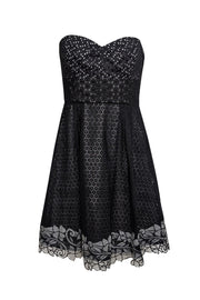 Current Boutique-BCBG Max Azria - Black Eyelet Strapless Floral Detail Hem Dress Sz 4