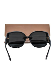 Current Boutique-Burberry - Black Oversized Sunglasses