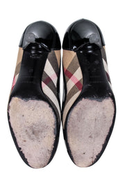 Current Boutique-Burberry - Black, White, & Beige Plaid w/ Patent Leather Trim Detail Heels Sz 7