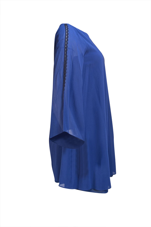 Alice & Olivia - Blue Silk Dress w/ Lace Trimmed Flared Sleeves Sz M - Current Boutique