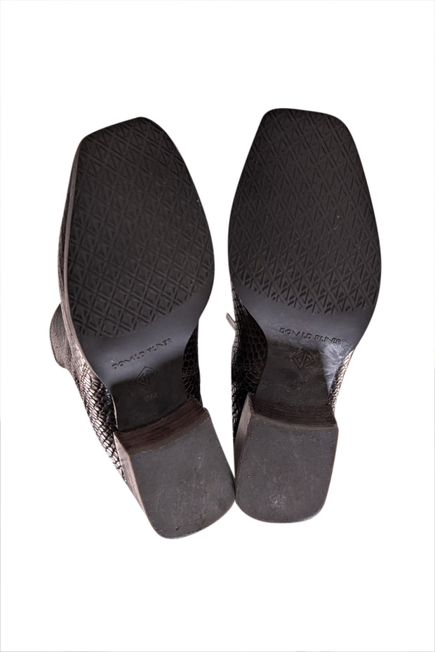 Donald J Pliner - Brown Croc Embossed Leather Sz 6