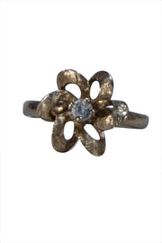 No Label - 14K Gold Flower Ring w/ Center Stone Sz 4