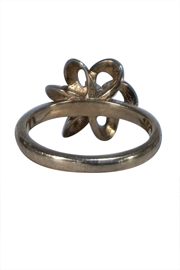 No Label - 14K Gold Flower Ring w/ Center Stone Sz 4