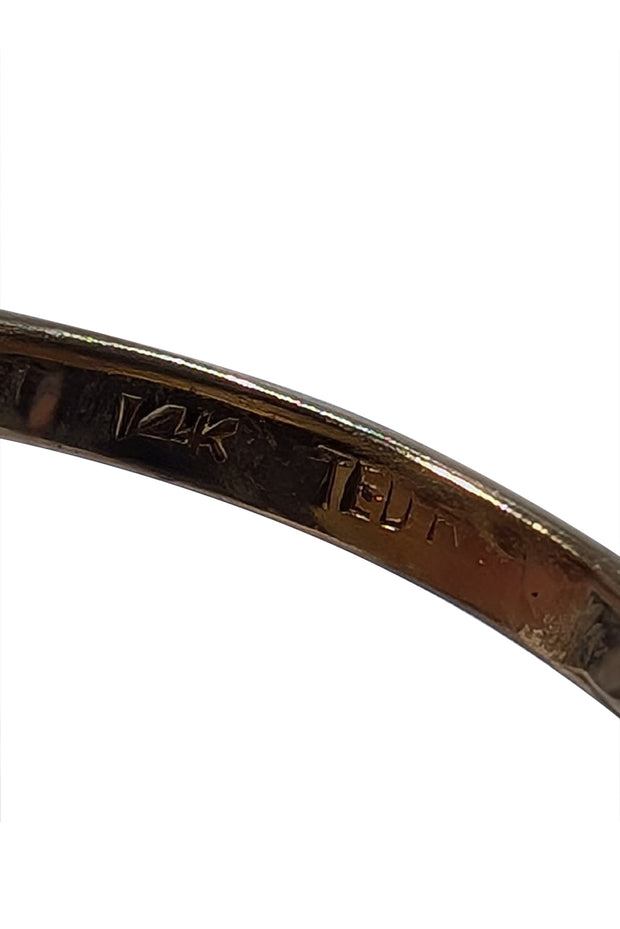 No Label - 14K Gold Flower Ring w/ Center Stone Sz 4