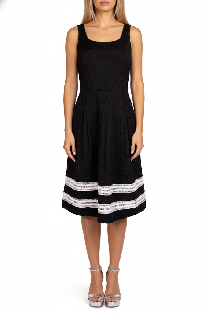 CARMEN MARC VALVO Size 6 Dress