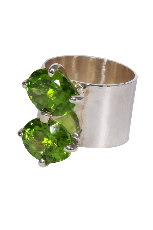 Current Boutique-Dorian Webb - Silver Thick Brand w/ Green Stones Ring Sz 6