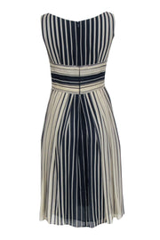 Current Boutique-Escada - Navy & White Sleeveless Silk Dress Sz 6