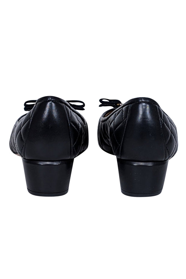 Current Boutique-Ferragamo - Black Leather Quilted Bow Toe Basic Pumps Sz 10.5