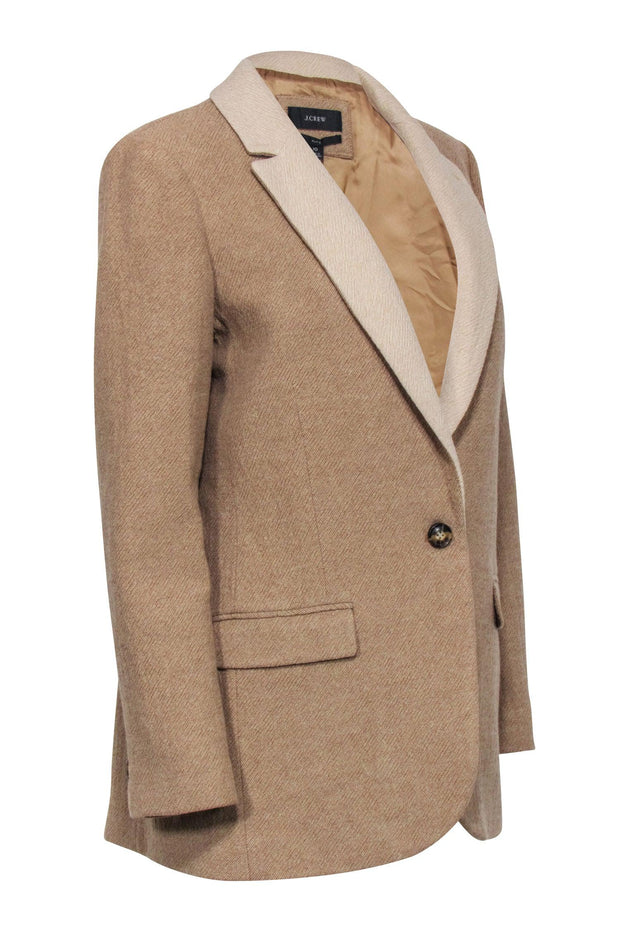 Oversized single-button blazer