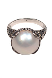 Current Boutique-No Label - Sterling Silver w/ 18K Gold Side Detail & Large Pearl Center Ring Sz 9