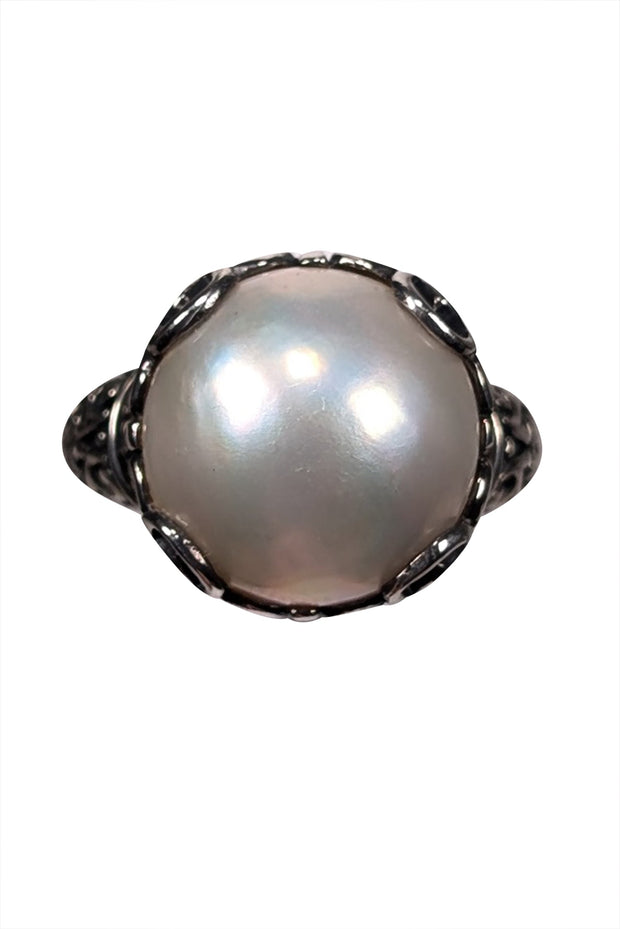 Current Boutique-No Label - Sterling Silver w/ 18K Gold Side Detail & Large Pearl Center Ring Sz 9