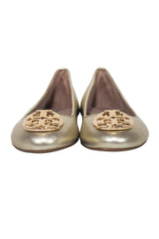 Current Boutique-Tory Burch - Gold Leather Logo Toe Flats Sz 6.5