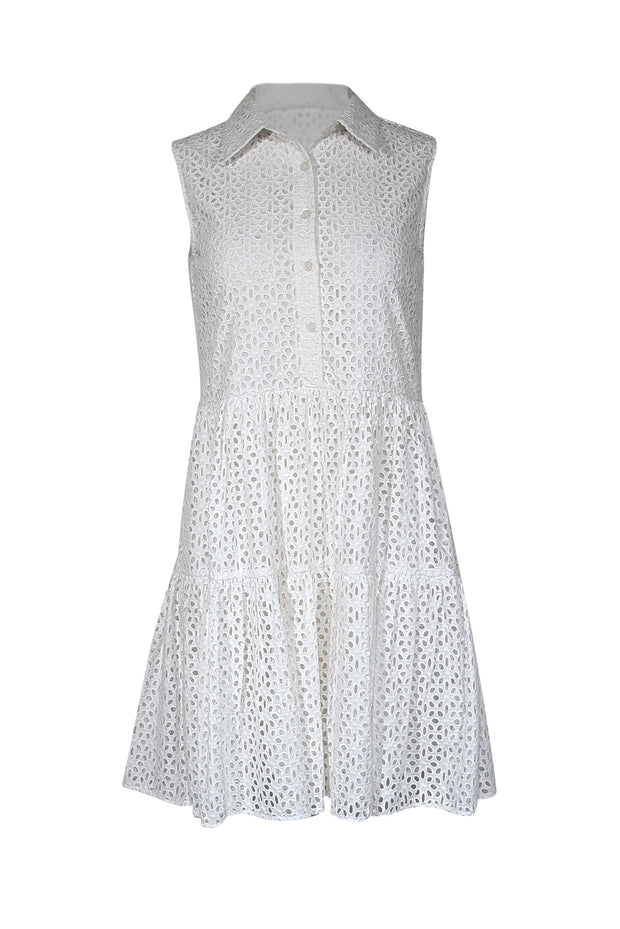 kate spade white lace dress Kate Spade New York Spring 2017 Ready-to-Wear: Another gorgeous white embroidered lace dress but this time the dress has long sleeves. I like the pop of color with the green earrings
