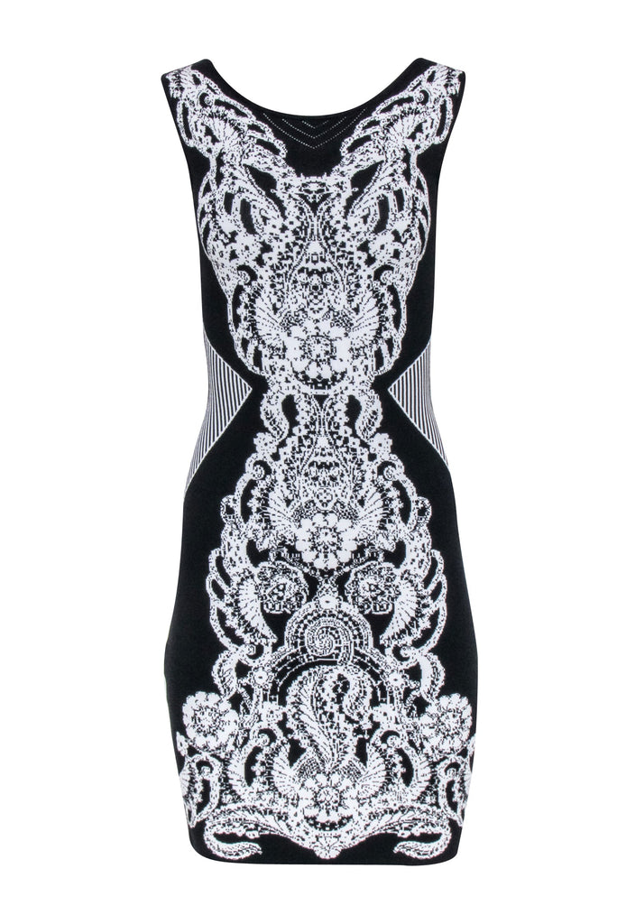 black and white form fitting dress Yoana Baraschi
