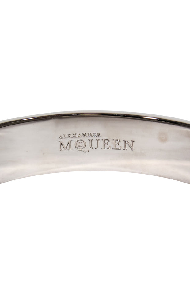 Current Boutique-Alexander McQueen - White & Silver Skull Embellished Bangle