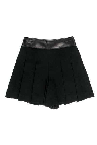 Current Boutique-Alice & Olivia - Black Pleated Shorts w/ Leather Trim Sz 0