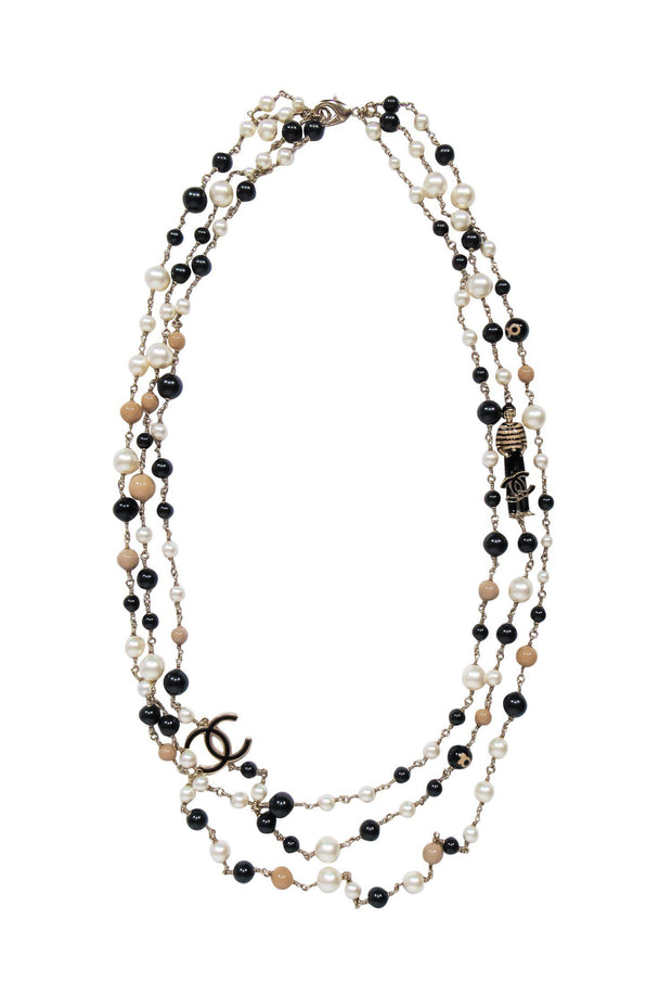Chanel Pearl Sautoir Necklace with Three Big CC Logos at 1stDibs