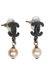 Current Boutique-Chanel - Double "CC" Stud Earrings w/ Drop Pearl
