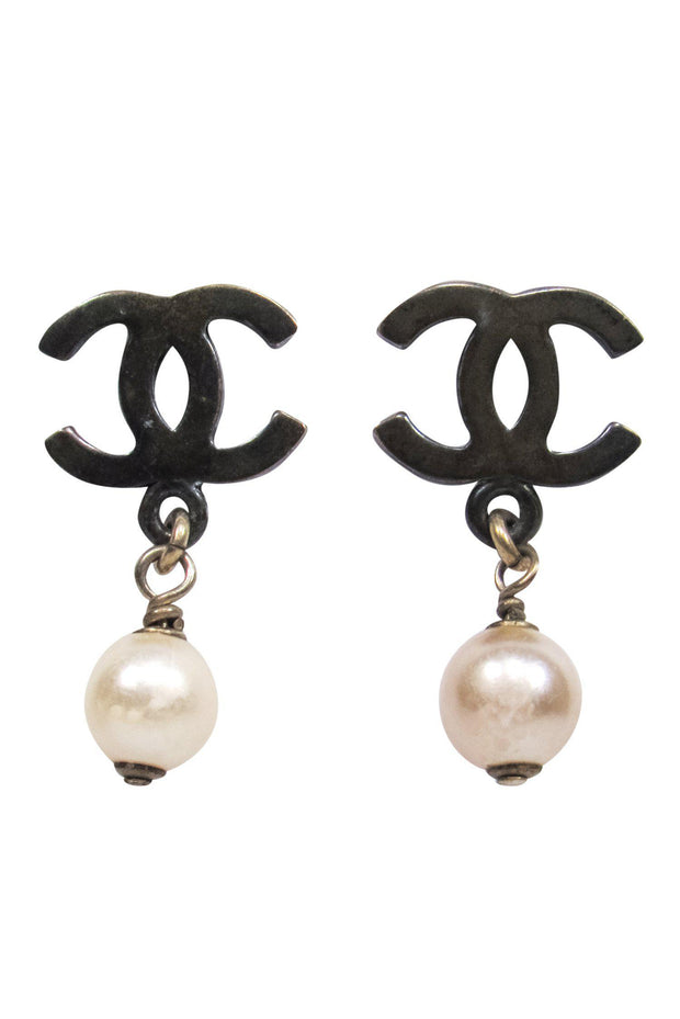 pearl stud chanel earrings gold