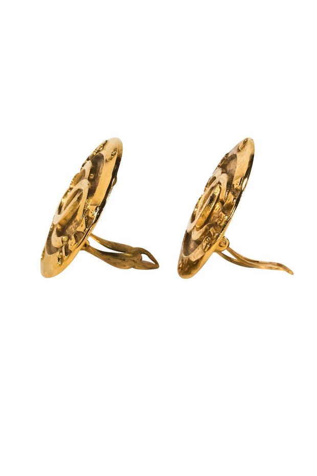 Current Boutique-Chanel - Large Gold-Toned Hammered Logo Clip-On Earrings