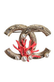 Current Boutique-Chanel - Textured Gold "CC" Logo Brooch w/ Coral & Pearl Design