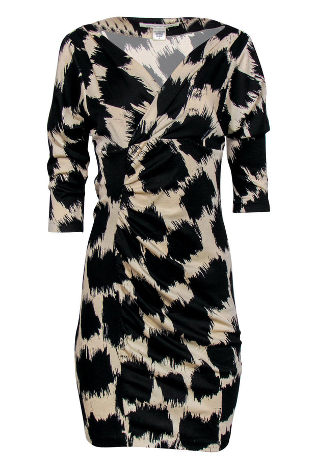 Current Boutique-Diane von Furstenberg - Black & White Abstract Print Wool Ruched Sheath Dress Sz 6