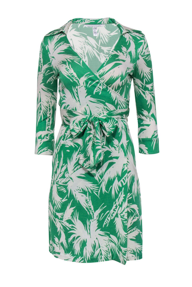 Current Boutique-Diane von Furstenberg - Green & White Palm Print Quarter Sleeve Silk Wrap Dress Sz 4