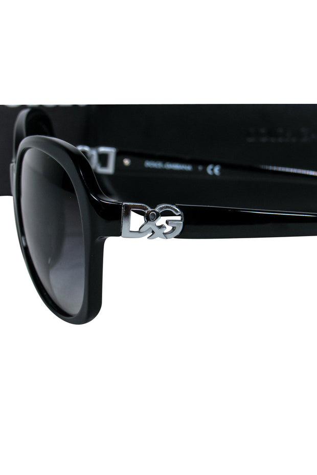 Current Boutique-Dolce & Gabbana - Black Rectangle Sunglasses w/ Silver Logo