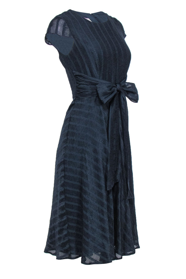 Current Boutique-Hobbs - Navy Textured Striped Cap Sleeve Midi Dress w/ Back Tie Sz 4