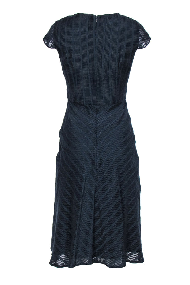Current Boutique-Hobbs - Navy Textured Striped Cap Sleeve Midi Dress w/ Back Tie Sz 4