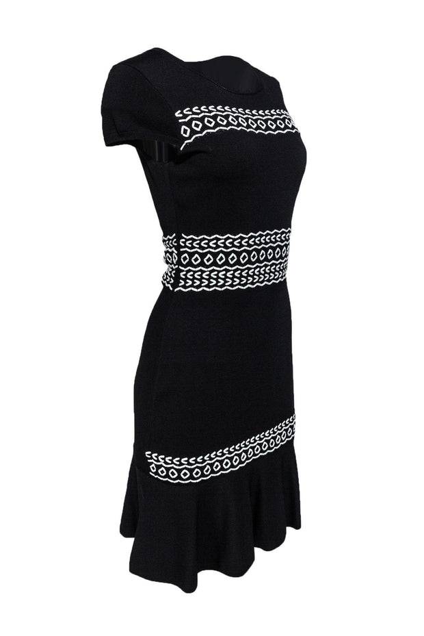 Current Boutique-Shoshanna - Black Cap Sleeve Shift Dress w/ Embroidery Sz M