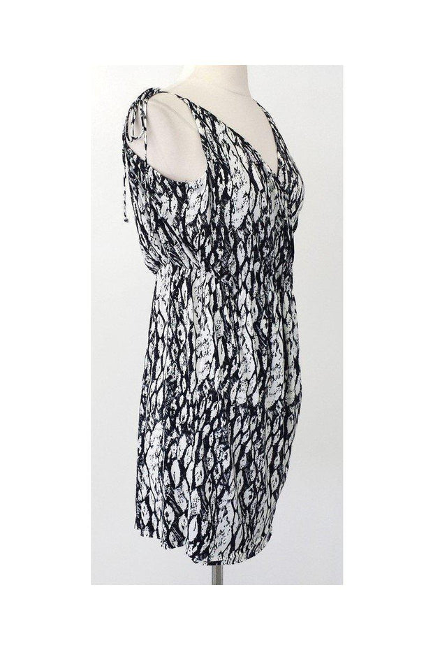 Current Boutique-T-Bags - Black & White Print Asymmetrical Sleeve Dress Sz S