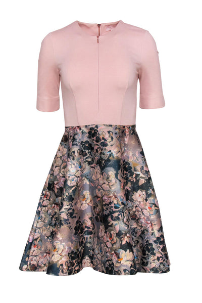 Current Boutique-Ted Baker - Light Pink Short Sleeve Fit & Flare Dress w/ Metallic Floral Print Skirt Sz 2