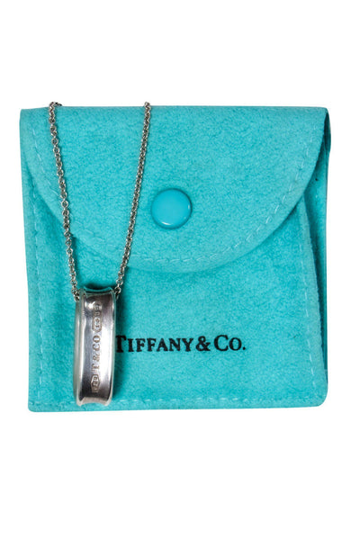 Current Boutique-Tiffany & Co. - Oblong Loop Sterling Silver Pendant Necklace