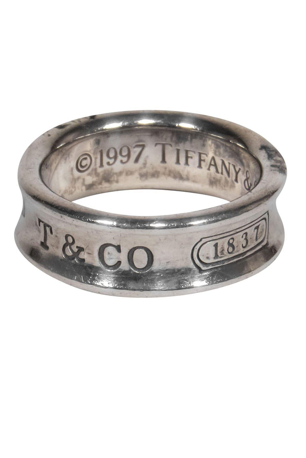 Current Boutique-Tiffany & Co. - Sterling Silver Engraved Band Ring Sz 6