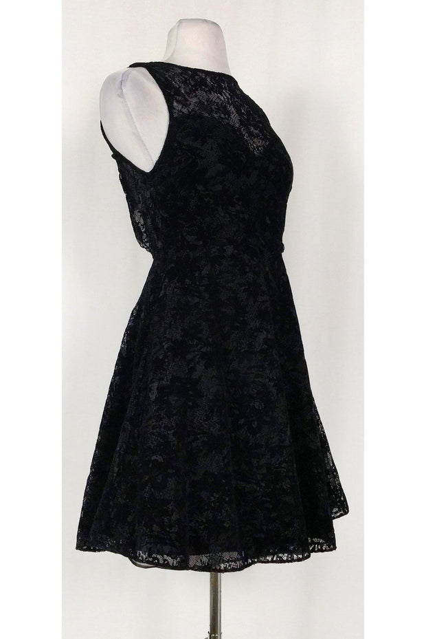 Alice & Olivia - Black Velvet & Lace Dress Sz 2 | Current Boutique Alice & Olivia - Black Velvet & Lace Dress Sz 2 | Current Boutique