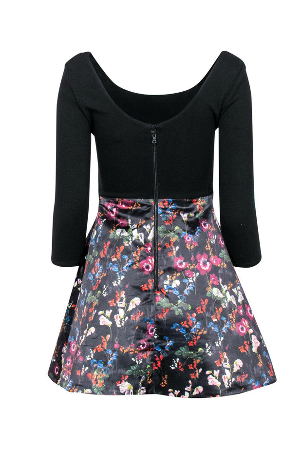 Alice & Olivia - Black Long Sleeve Fit & Flare Dress w/ Floral Print S Alice & Olivia - Black Long Sleeve Fit & Flare Dress w/ Floral Print S