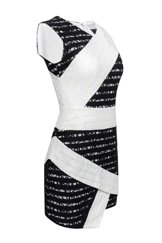 BCBG Max Azria - Black & White Lace Sheath Dress Sz 2 BCBG Max Azria - Black & White Lace Sheath Dress Sz 2