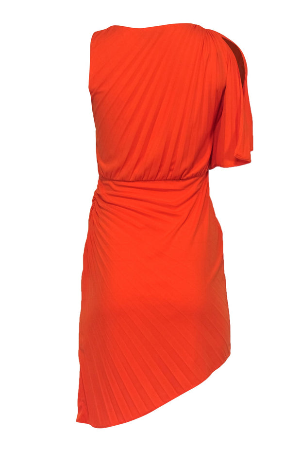halston heritage orange pleated dress Sarah Jessica Parker Orange Pleated Dress In Sex And The City 2