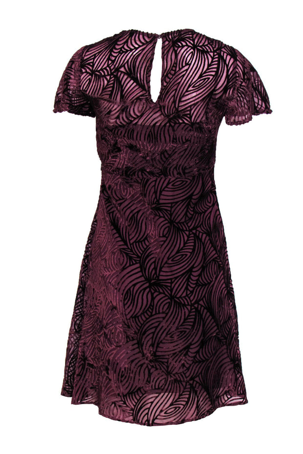 Michael Michael Kors - Maroon Velvet Textured Short Sleeve Fit & Flare Michael Michael Kors - Maroon Velvet Textured Short Sleeve Fit & Flare