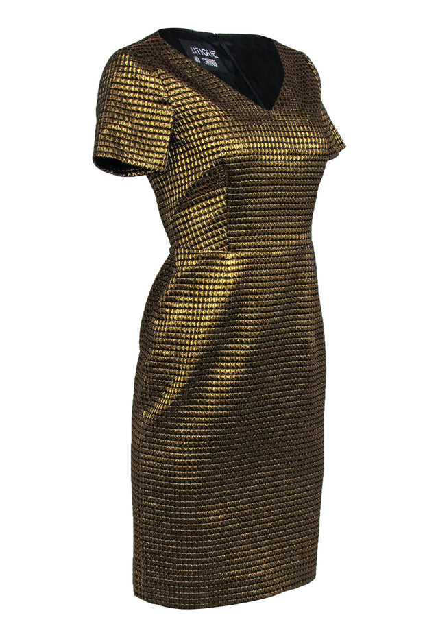 Boutique Moschino - Gold Short Sleeve Geo Print V-Neck Dress Sz 6 Boutique Moschino - Gold Short Sleeve Geo Print V-Neck Dress Sz 6