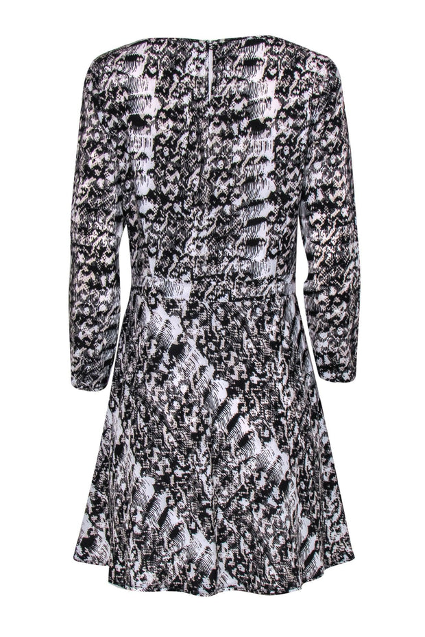 Reiss - Black & White Snake Print Fit & Flare Dress Sz 8 Reiss - Black & White Snake Print Fit & Flare Dress Sz 8