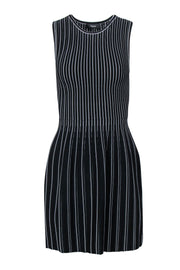 Current Boutique-Theory - Black & White Pinstriped Sleeveless “Shell” Sheath Dress Sz P