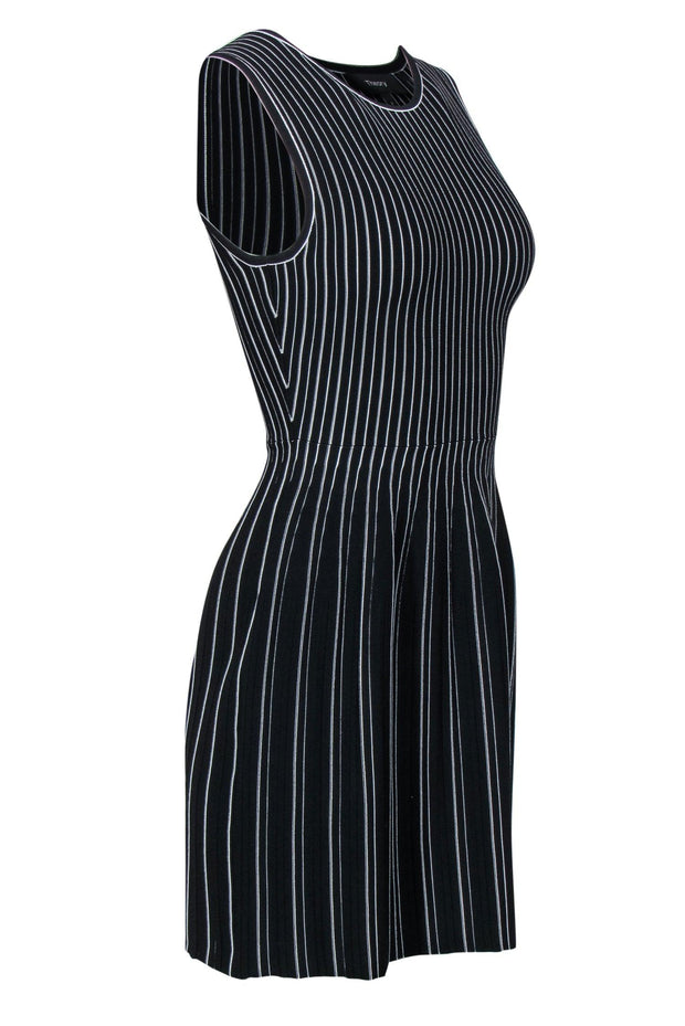 Current Boutique-Theory - Black & White Pinstriped Sleeveless “Shell” Sheath Dress Sz P